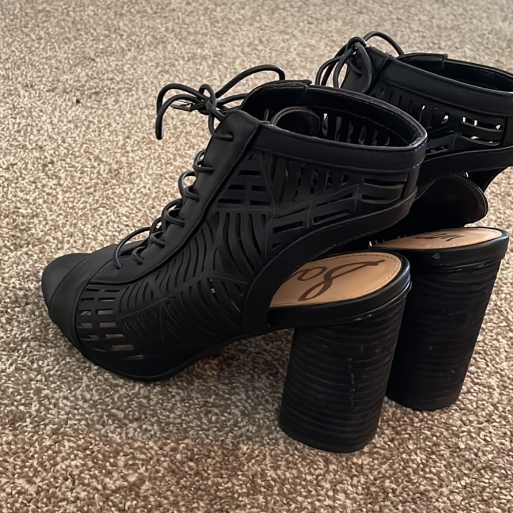 Women's Heel's